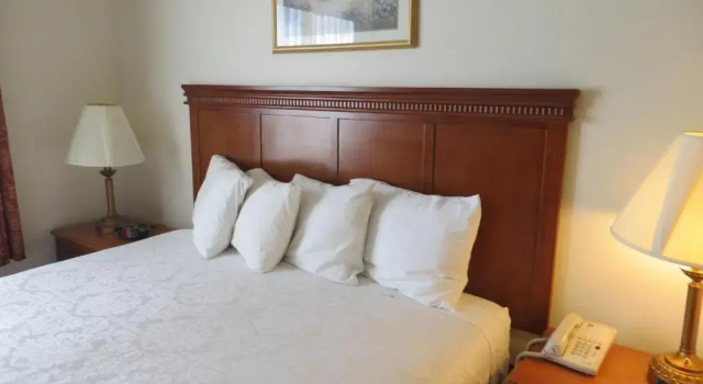Номер Standard Best Western Plus Lake Elsinore Inn & Suites