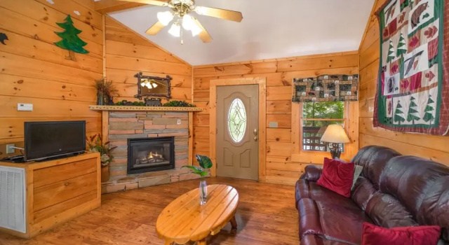 ER307- Eagle\s View- Great location- Close to town cabin, Забронировать Дом для отпуска Отели Great Smoky Mountains National Park с бассейном, Бассейн