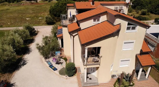 Апартаменты Apartments house Tomic for max 22 persons Maj Poreč