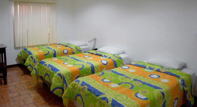 Трёхместный семейный номер Standard Hotel de Alborada