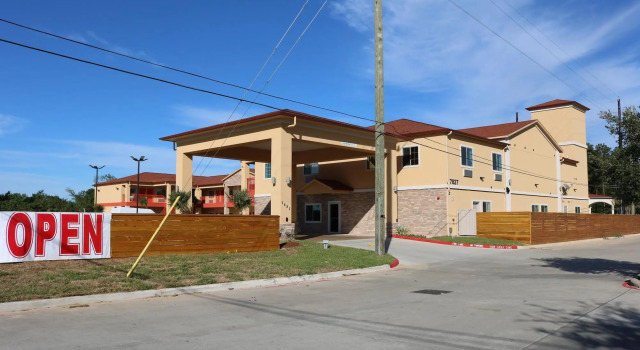 Scottish Inn & Suites - IAH Airport, Забронировать Мини-отель Хамбл Texas Gulf Coast