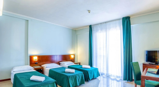 Трёхместный номер Superior с балконом Hotel Le Torri
