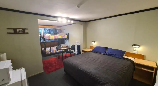 Семейный номер Standard Chateau Backpackers & Motels
