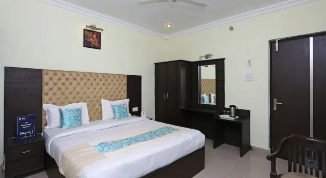 OYO 8909 Hotel Grand