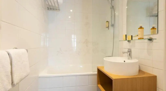 Двухместный номер Comfort Hôtel Joe M