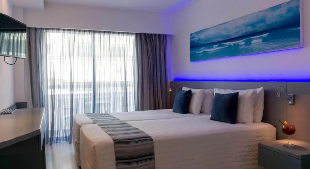 Двухместный номер Superior с балконом и с частичным видом на море Anonymous Beach Hotel (Adults 16+)