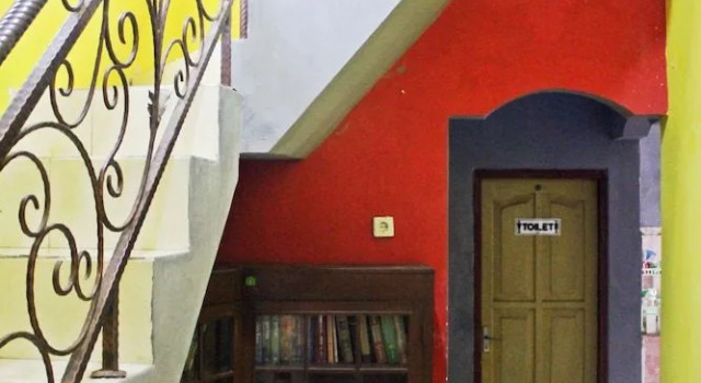 Rumah Teman Hostel, Брондау Хостел Semarang Central Java, Tugu Muda маңындағы