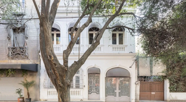 Stunning Apartment in a 1910 Building at La Roma, Забронировать Апартаменты/квартира Отели Мехико с парковкой, рядом с Театр «Форо-дель-Техедор», Парковка