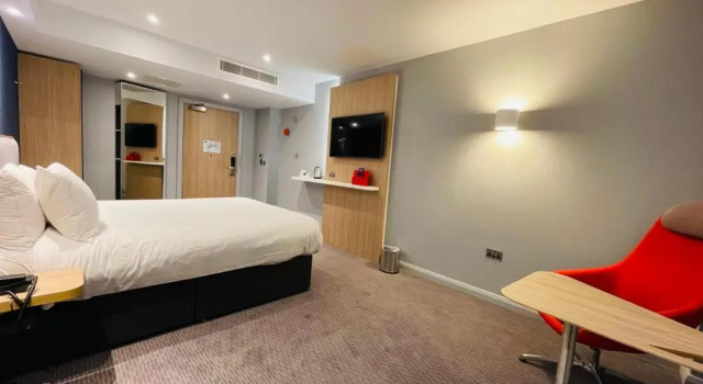 Двухместный номер Standard Holiday Inn Express Cheltenham by IHG
