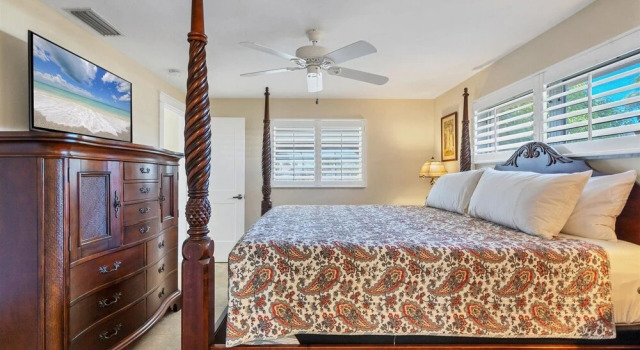 2301 West Marion Avenue