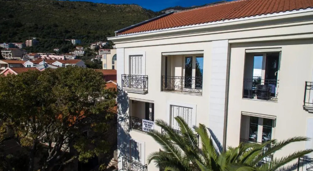 De Lux Apartments, Rezervați Apartament Petrovac na Moru Budva