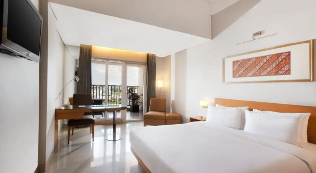 Двухместный номер Standard с балконом The Capital Hotel Surabaya