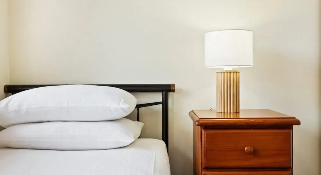 Charming 2-bed Apartment With City Views, Забронировать Апартаменты/квартира Отели Брисбна с парковкой, рядом с Скалы Кангару-Пойнт, Парковка