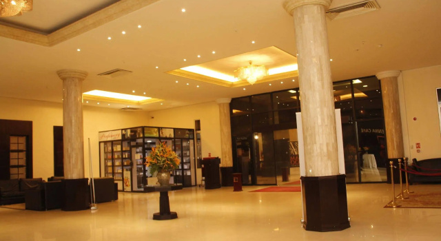 The Metropolitan Hotel Calabar, Rezervasyon Otel Calabar Havuzlu Oteller, Slave Trade Museum Calabar yakınındaki, Yüzme Havuzu