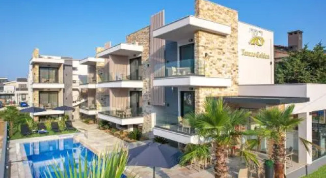 Tereza Golden, Rezervați Hotel Chrysi Ammoudia Limenas