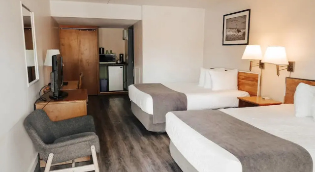 Двухместный номер Standard Sechelt inn