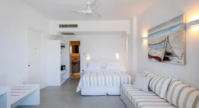 Четырёхместный номер Standard Kalypso Hotel