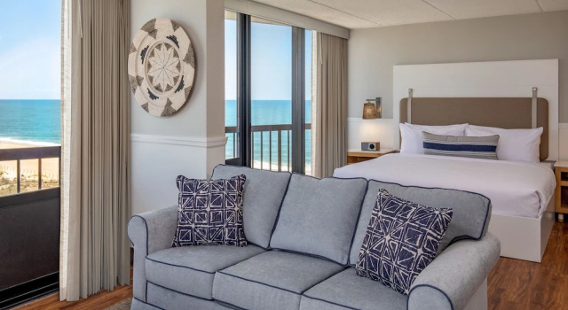 Двухместный номер Standard с балконом Ashore Oceanfront Hotel by Marriott