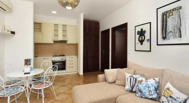 Vila Vujovic, Boek Resort Stoliv Montenegro