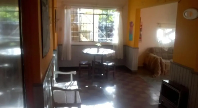 Коттедж с 4 комнатами Guest House Mielaloe