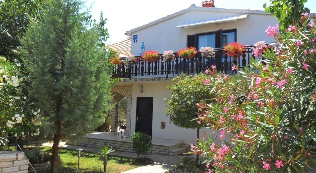 Apartments Carev 1293, Брондау Пәтер Jezera Murter Island