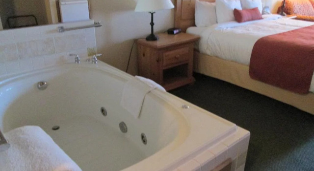 Homestead Suites - Fish Creek, Забронировать Отель Фиш-Крик Door County