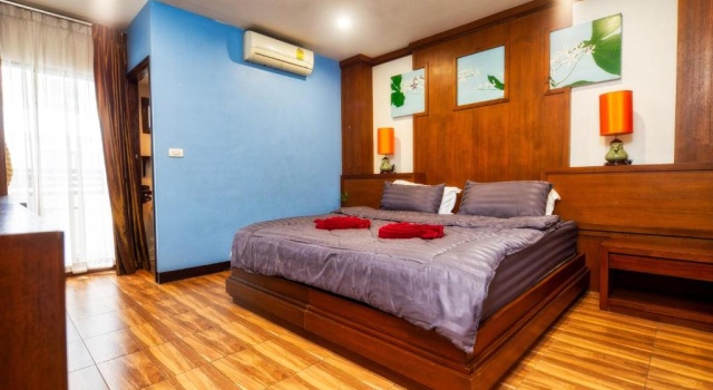 Номер Standard с балконом Ban Kong Rao Guesthouse - Quiet Santitham Oasis - Charming Garden & Mountain Views