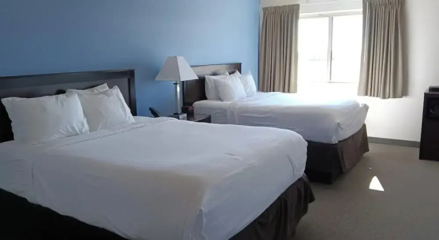 Четырёхместный номер Standard Cobblestone Inn & Suites – Manchester