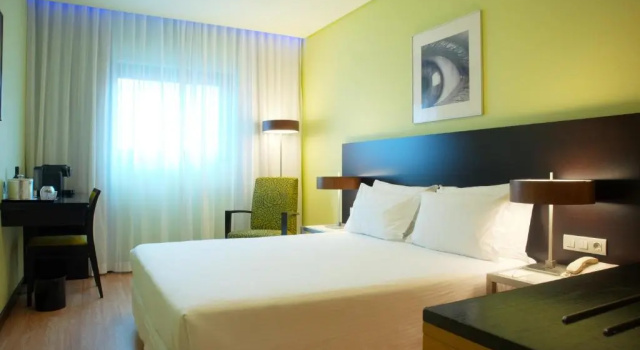 Двухместный номер Superior SANA Capitol Hotel