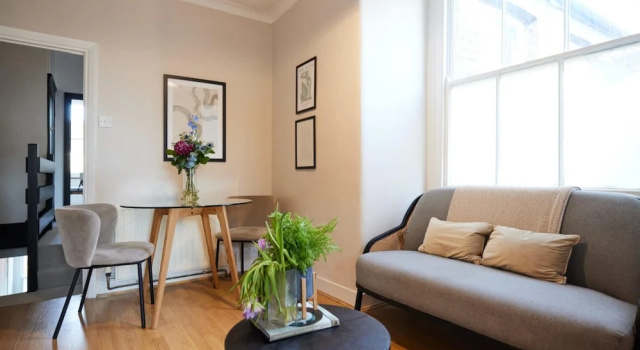 Апартаменты The Leyton Midland Crib - Cozy 2bdr Flat With Study Room + Garden