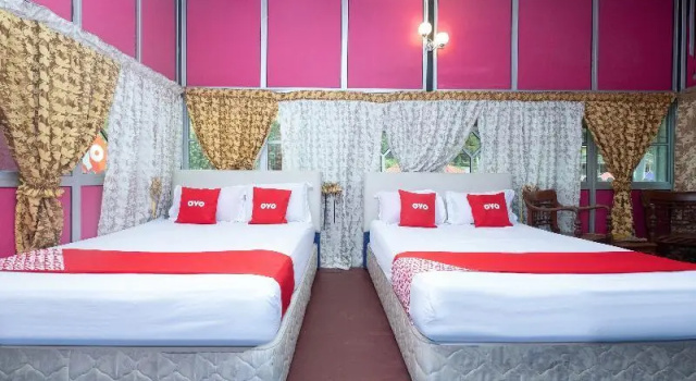 Четырёхместный люкс OYO 89984 Noris Wang Homestay