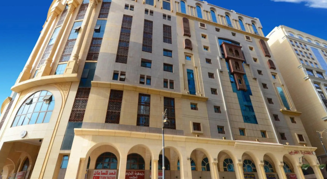 Al Mukhtara Al Gharbi Hotel, Забронировать Отель Медина Эль-Мадина