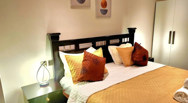 Апартаменты Luxury Elegant 2Bed Gem-5star Service-Pools-Gym