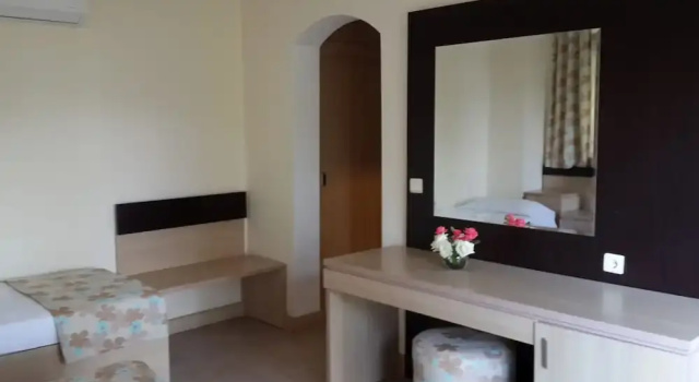 Club Nimara Beach Resort