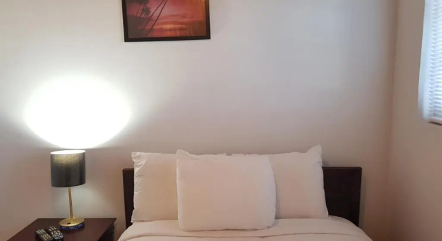 Golden Palms B & B, Reservar Pousada (com pequeno-almoço) Hotéis em New Providence com Estacionamento, Estacionamento