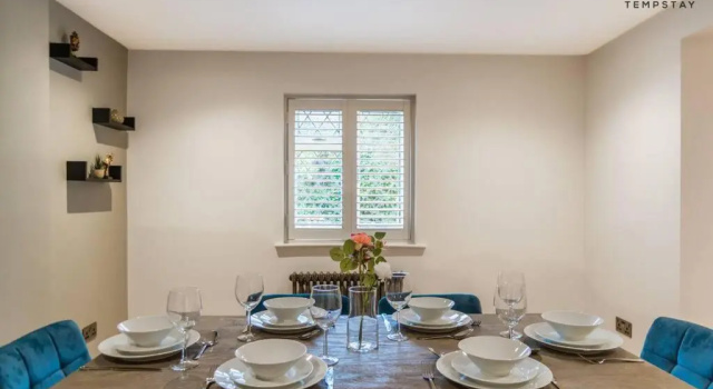Апартаменты Stylish Home with Free Parking - 10 Mins To Legoland!