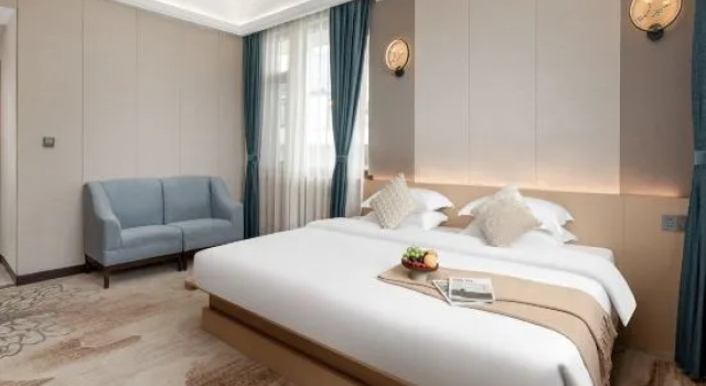 Номер Standard Golden Dragonball Hotel