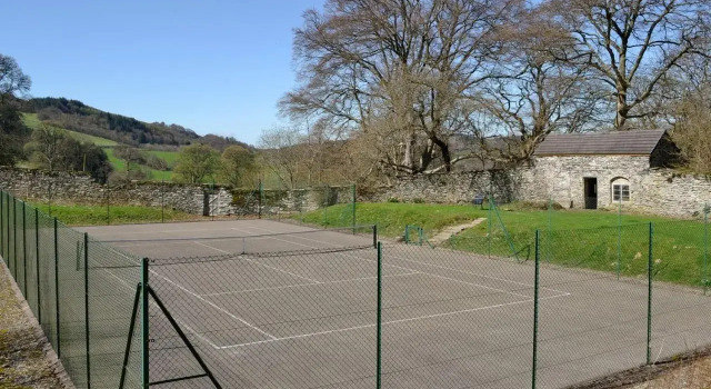 Crogen Wing, Забронировать Отель Лландрильо Клоид