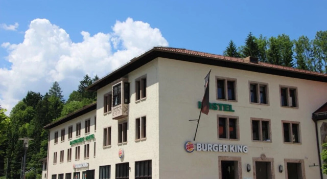 KS Hostel Berchtesgaden, Забронировать Хостел Хостелы Берхтесгаден, рядом с Kreisklinik Berchtesgaden, Хостел
