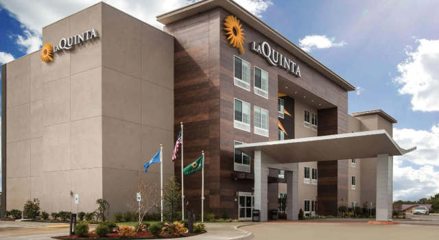 Двухместный семейный люкс Deluxe La Quinta by Wyndham Owasso
