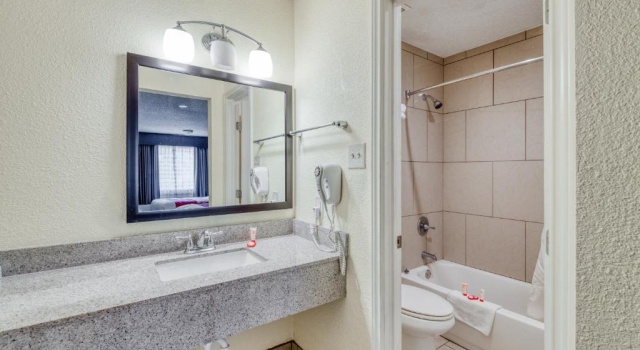 Четырёхместный номер Standard OYO Hotel Rosenberg TX I-69