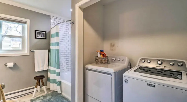 Family-friendly Poconos Home w/ Community Pool, Забронировать Отель Отели Олбрайтсвил 3 звезды, 3*