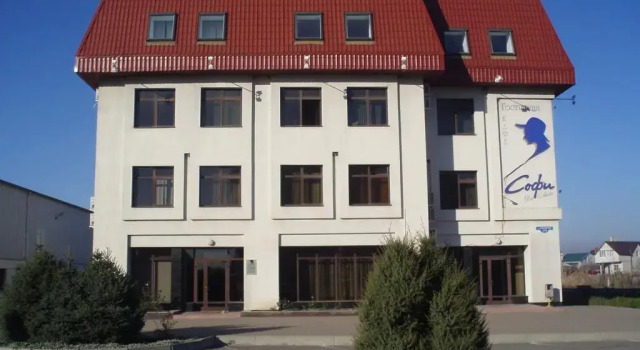 SOFI DE LYuKS, gostinichno-restorannyy kompleks, Брондау Қонақ үй Oktyabrsky district Stavropol, Stavropol State History Museum маңындағы