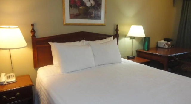 Двухместный номер Standard Days Inn by Wyndham Vernon