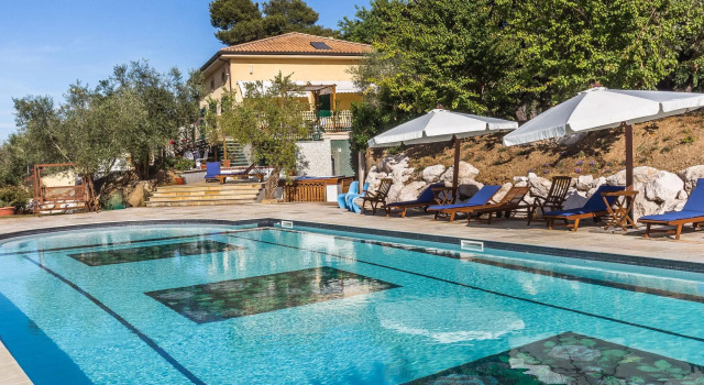 Luxury Mansion in Mondavio with Swimming Pool, Забронировать Вилла Мондавио Марке