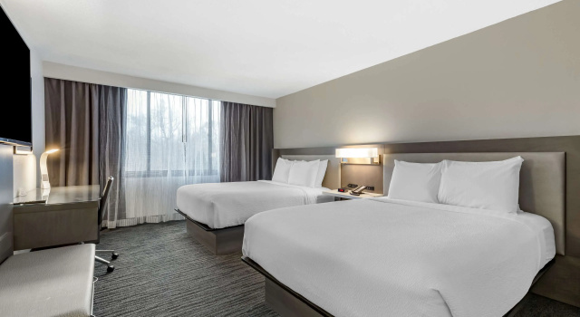 Четырёхместный номер Standard Best Western Premier Rockville Hotel & Suites
