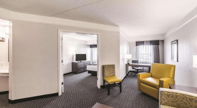 Двухместный люкс Deluxe Executive La Quinta by Wyndham Austin Airport