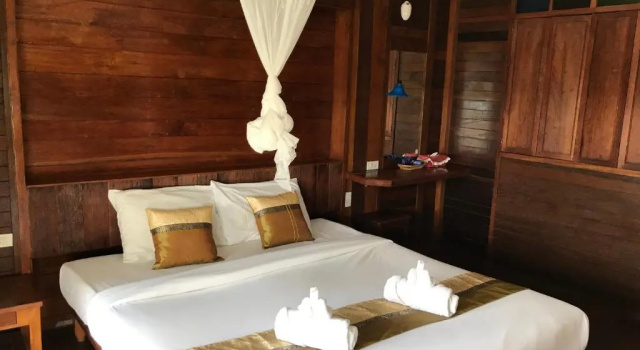 Бунгало рядом с пляжем Отель Koh Ngai Thanya Beach Resort