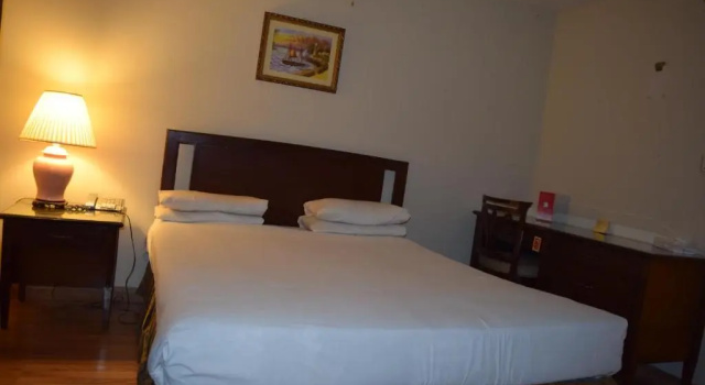 Номер Standard Carlton Tower Hotel Lahore