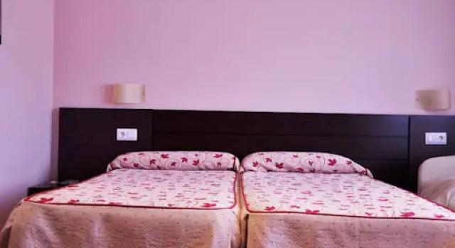 Aparthotel Tres Caminos, Забронировать Апарт-отель Эль-Градо Somontano